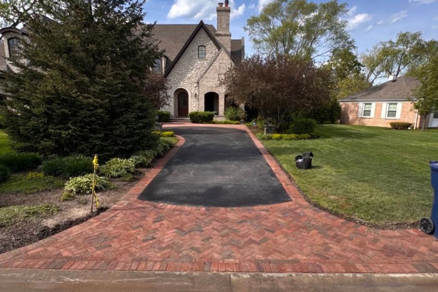 Driveway in Northbrook - Landscaping