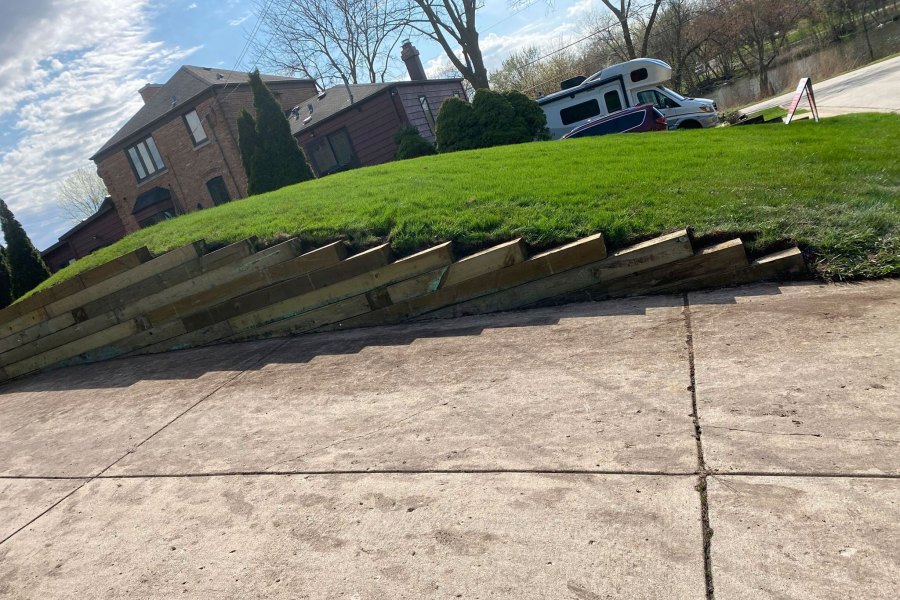 Hardscape Retaining Wall Northbrook  - Landscaping