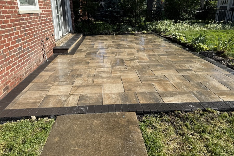 Patio in Arlington Heights - Landscaping