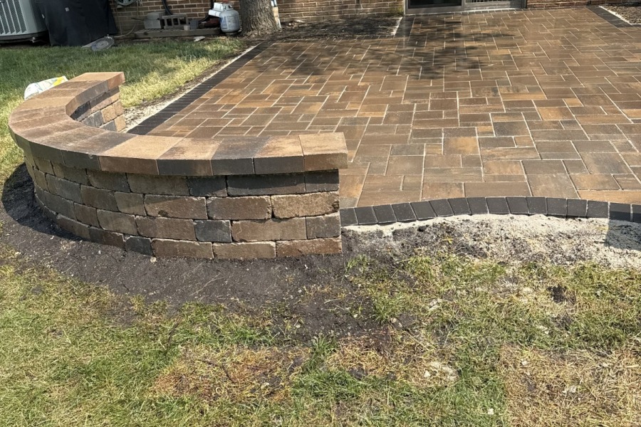 Olde Quarry Stone Retaining Wall and Patio Mt Prospect - Landscaping