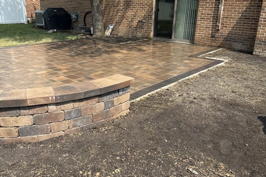 Olde Quarry Stone Retaining Wall and Patio Mt Prospect - Landscaping