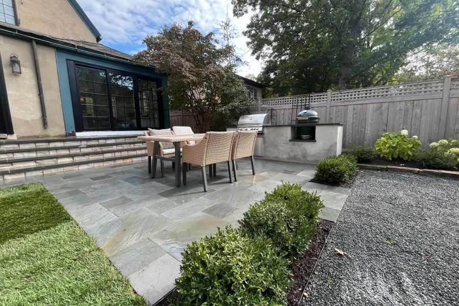 Bluestone Outdoor Kitchen Park Ridge - Lanscaping
