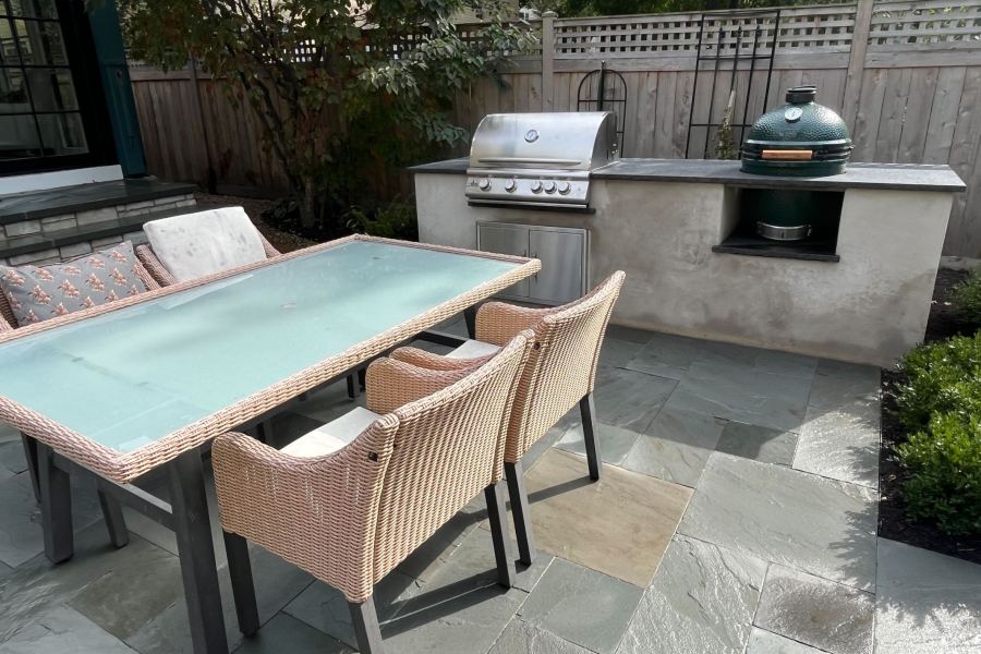 Bluestone Outdoor Kitchen Park Ridge - Lanscaping