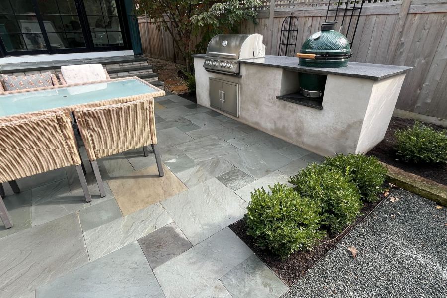 Bluestone Outdoor Kitchen Park Ridge - Lanscaping