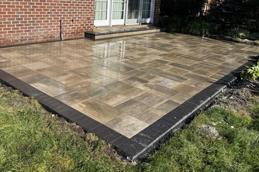 Patio in Arlington Heights - Landscaping