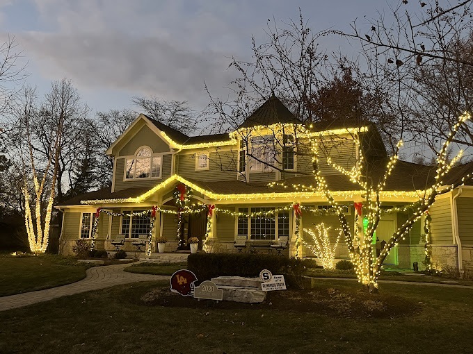 Holiday Decor Lights Glenview - Landscaping