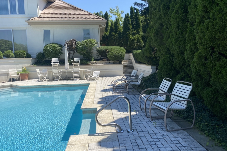 Maintenance Trimming Install in Park Ridge - Landscaping