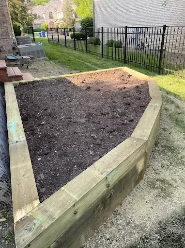 Raised Curved Planter Hardscape Installation Glenview - Landscaping
